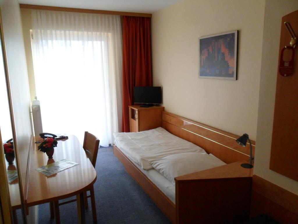 Hotel Europa Pforzheim Quarto foto